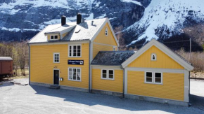 Trollveggen Stasjon, Åndalsnes